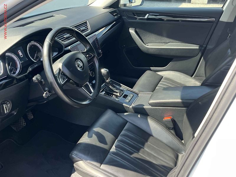 Škoda Superb (2018) 2.0 TDi, ČR, L&K, DSG, kůže - fotka 9 z 15