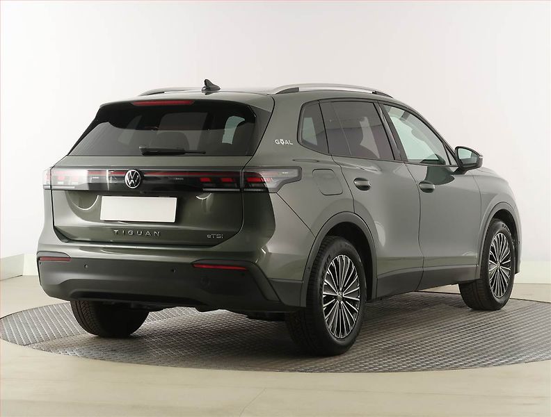 Volkswagen Tiguan (2025) Life 1.5 eTSI, digi klima - fotka 5 z 31