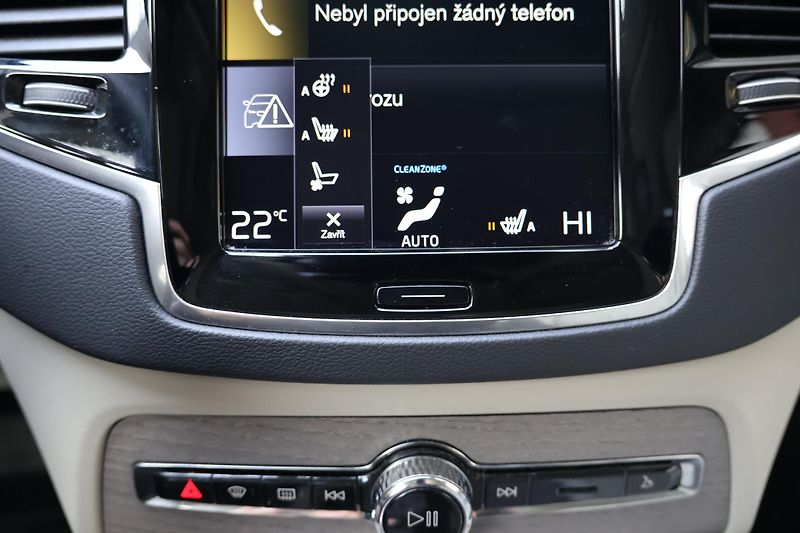 Volvo XC90 (2021) T8 AWD Plug-in Hybrid - fotka 19 z 25
