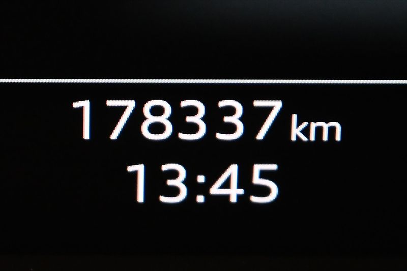 Audi A6 Avant 3,0 TDI V6 210kW MHEV Zá - fotka 17 z 31