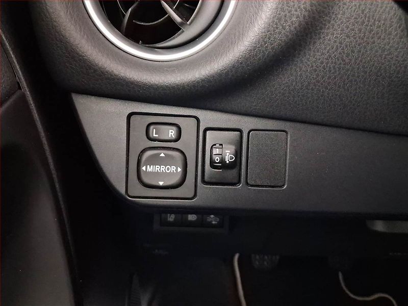 Toyota Yaris (2020) Y20 1.5 Dual VVT-i, ČR,1.maj - fotka 18 z 21