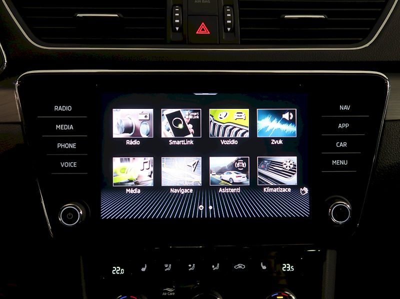 Škoda Superb (2023) STYLE 2.0TSI 140KW DSG - fotka 23 z 41