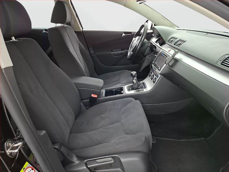 Volkswagen Passat (2009) 2.0 TDI, Serv.kniha, po STK - fotka 9 z 16