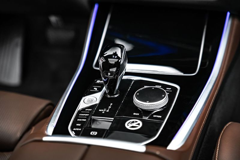 BMW X5 30d xDrive X-line, panorama - fotka 16 z 21