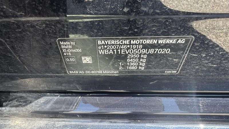 BMW X5 xDrive30d Mpaket ČR DPH 1.maji - fotka 14 z 14