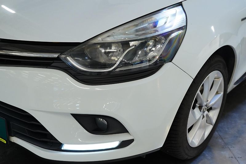 Renault Clio - fotka 9 z 27
