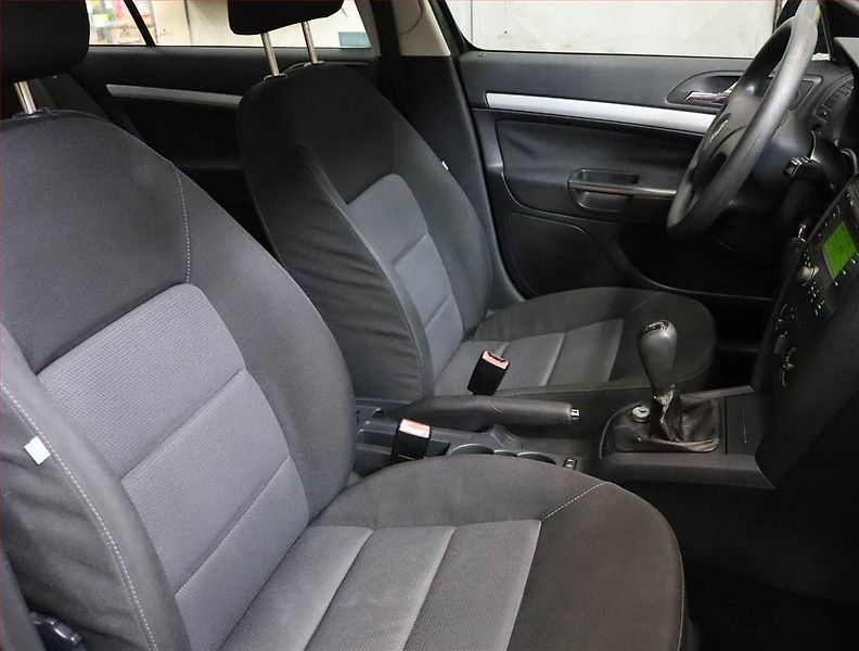 Škoda Octavia (2007) 2.0 TDI, po STK, oblíbený vůz - fotka 9 z 14