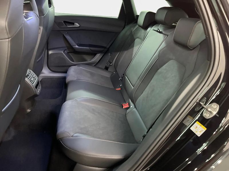 Cupra Leon VZ 245kW Immersive Matrix Taž - fotka 11 z 16