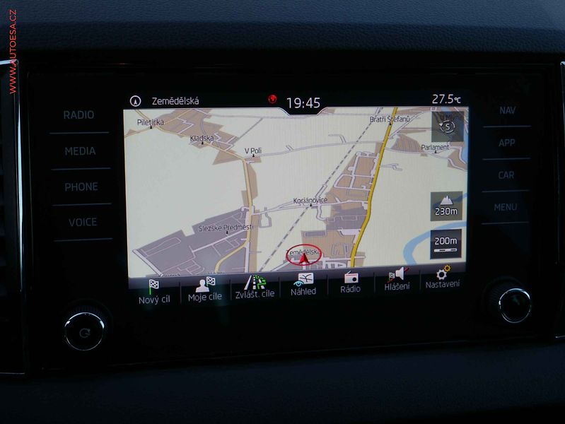 Škoda Karoq (2020) 1.6 TDi, ČR, Style. TZ, navi - fotka 13 z 17