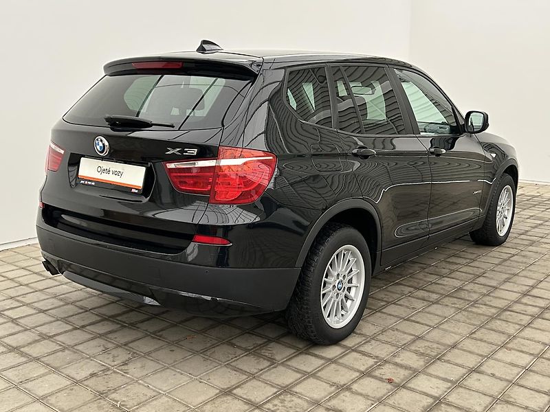 BMW X3 3.0 i 4x4 XDRIVE - fotka 7 z 23