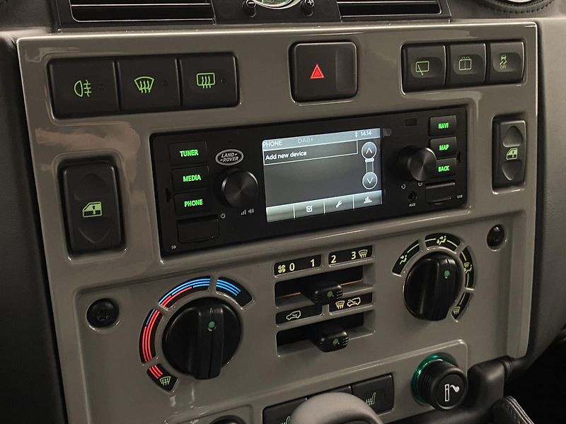 Land Rover Defender (2024) WORKS V8 ISLAY ED. REZERVACE - fotka 35 z 40