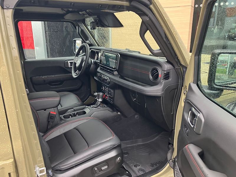 Jeep Wrangler 2.0T 272k Rubicon 8AT. - fotka 40 z 55
