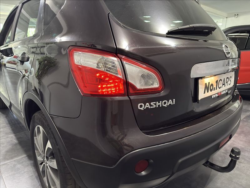 Nissan Qashqai 2,0   dCi PANO XENON KŮŽE NAVI - fotka 30 z 45