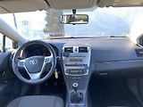 Toyota Avensis 1.6i, ČR, manual, 2x kola - náhled 9