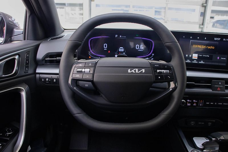 Kia XCeed 1.6 T-GDI GPF 7DCT TOP - fotka 9 z 16