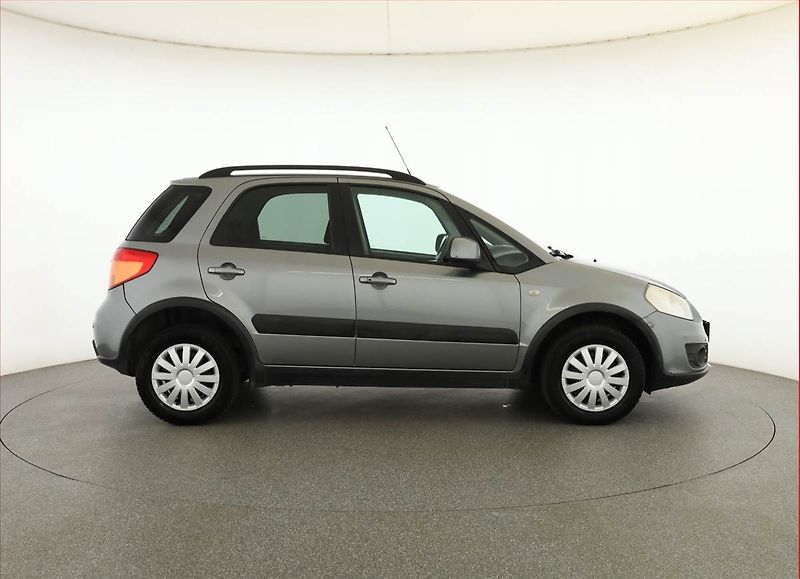 Suzuki SX4 (2010) 1.6 VVT, 4X4, po STK - fotka 6 z 15