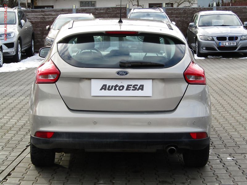 Ford Focus (2015) 1.5 EB, AT, bixen, autoAC - fotka 5 z 18