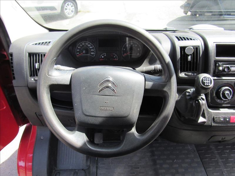 Citroën Jumper 2,2 HDI 110kW 6 míst - fotka 12 z 28