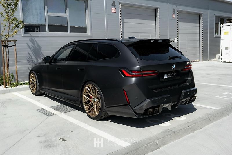 BMW M5 (2025) M5 Touring 727 PS - fotka 7 z 10