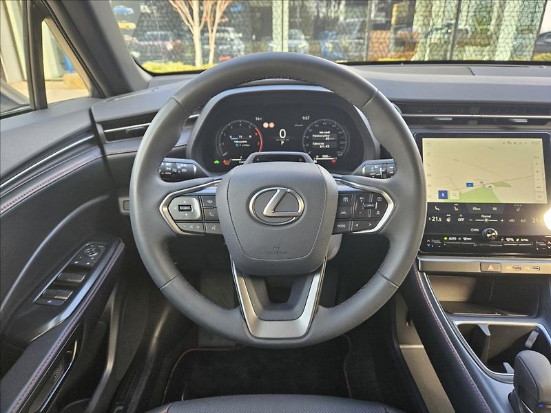 Lexus LBX 1,5 EMOTION Tech - fotka 13 z 18
