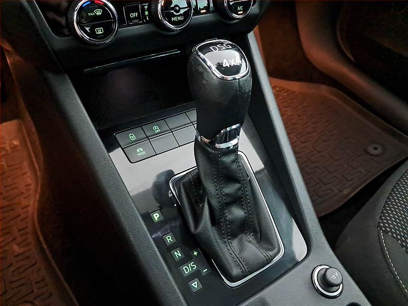 Škoda Octavia (2019) Scout 2.0 TSI, 4X4, Automat - fotka 17 z 18