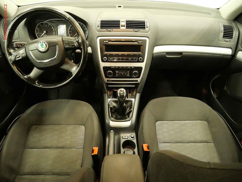 Škoda Octavia (2011) 1.4 TSI, AC, temp - fotka 8 z 22
