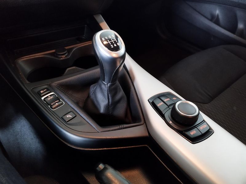 BMW Řada 1 (2014) 116I,75KW,KLIMA,ALU,SER.KN - fotka 24 z 30