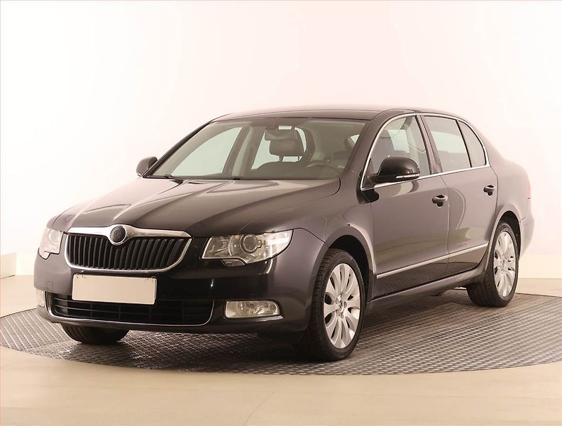 Škoda Superb (2011) Elegance 1.4 TSI, Navi, Xenony - fotka 2 z 23