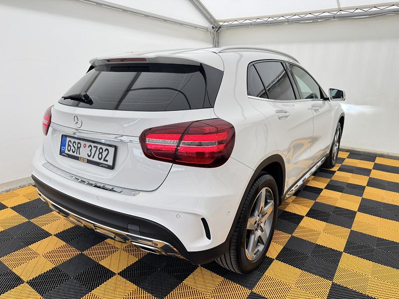 Mercedes-Benz GLA 220i*135kw*4x4*CZ*AMG - fotka 5 z 46