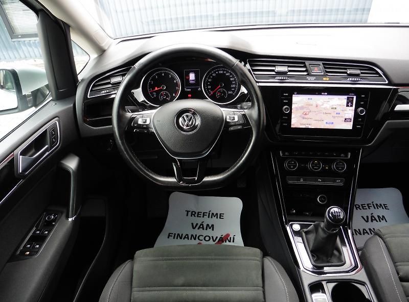 Volkswagen Touran 1,4 TSI R-Line, Navi, 7.míst.. - fotka 14 z 23