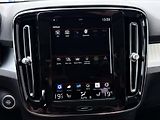 Volvo XC40 T2 FWD // CORE // PANORAMA - náhled 26