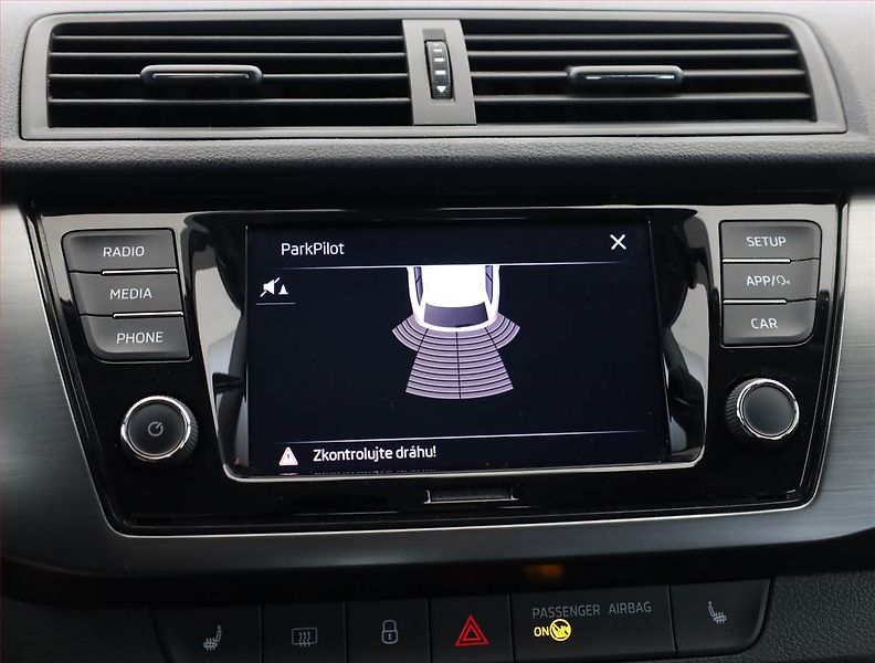 Škoda Fabia (2021) Style 1.0 TSI, Tempomat - fotka 14 z 19