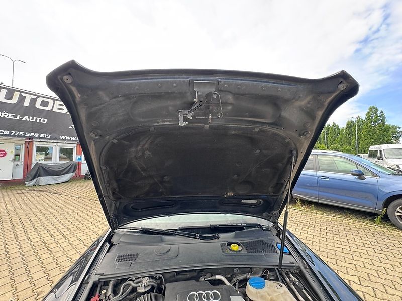 Audi A6 (2009) 2,7 TDI V6 140 KW MANUÁL SLINE - fotka 40 z 43