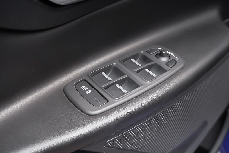 Jaguar XE S SUPERCHARGED DPH - fotka 20 z 33