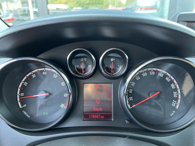 Opel Meriva 1.4i LPG ALU KLIMA TEMPOMAT - fotka 17 z 41