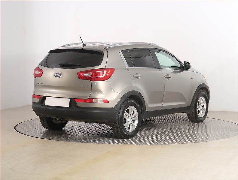 Kia Sportage (2011) 1.7 CRDi, Tempomat - fotka 5 z 17