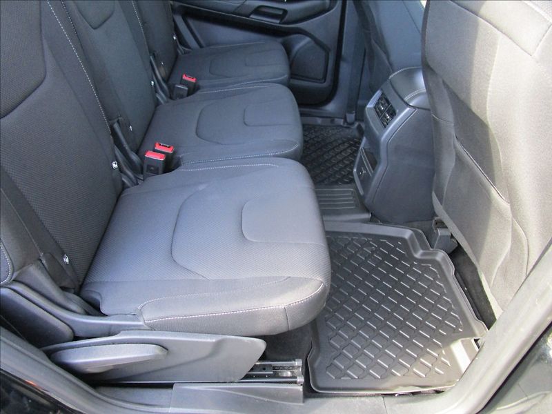 Ford S-MAX 1.5 EcoBoost, aut. klima, LED - fotka 26 z 44