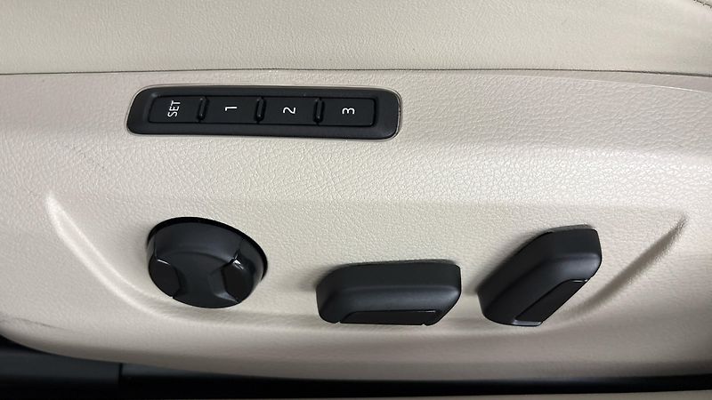 Škoda Superb 1.5 TSI DSG Style - fotka 22 z 30