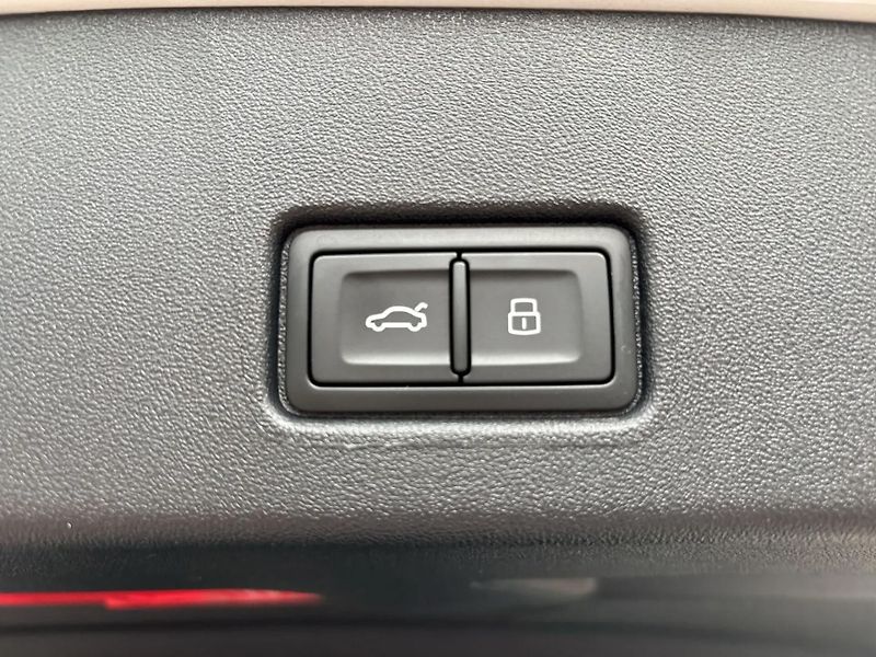 Audi Q4 e-tron 40 LED Navi Carplay - fotka 13 z 13