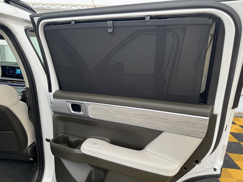 Hyundai Santa Fe 1.6*Hybrid*132kw*DPH*Vybava* - fotka 20 z 48