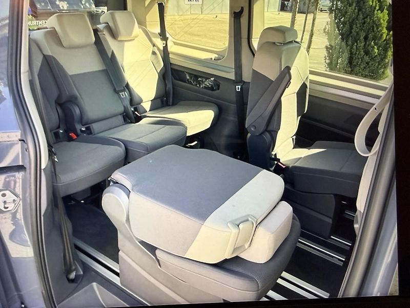 Volkswagen Multivan (2024) 2,0TSi 150kW LIFE DSG Koup.ČR - fotka 6 z 7