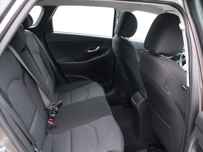 Hyundai i30 1,0 T-GDI 88kW Style DCT CZ DP - fotka 13 z 35