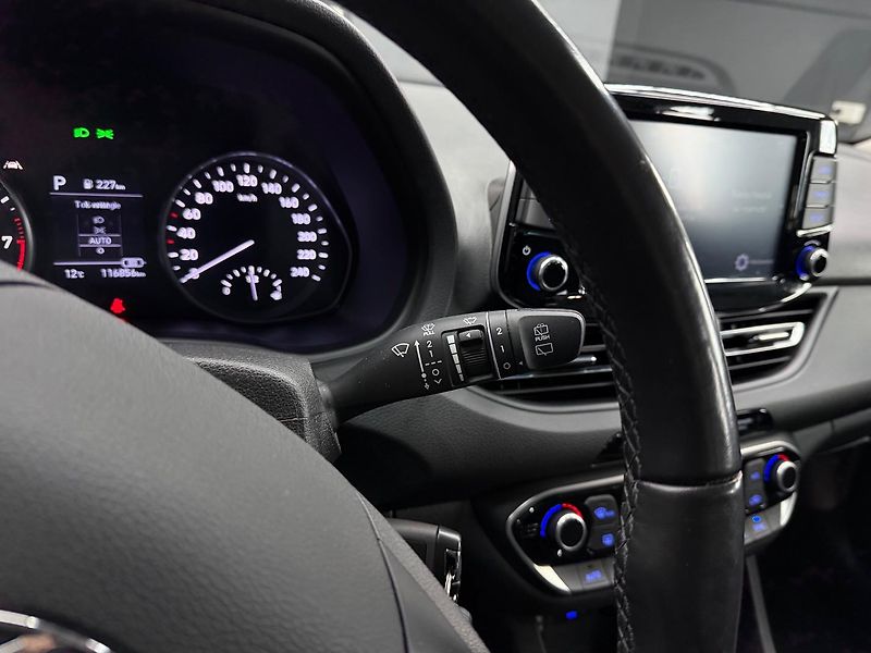 Hyundai i30 (2022) CW 1.5 T-GDi mHEV Family DCT - fotka 18 z 25