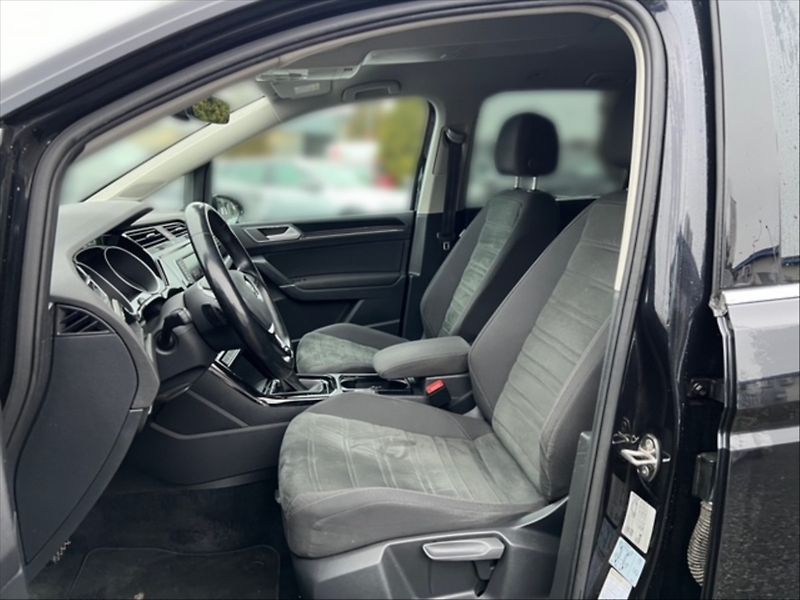 Volkswagen Touran 2,0 TDI Highline DSG Cebia - fotka 7 z 18