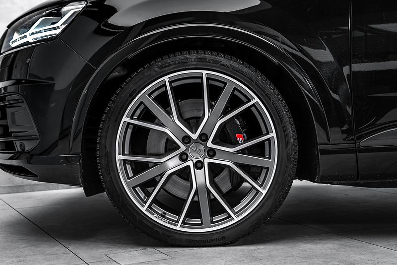 Audi SQ7 4,0TDI 7míst HuD BOSE - fotka 2 z 27