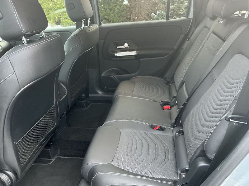 Mercedes-Benz GLB 200 d 4MATIC - fotka 22 z 26