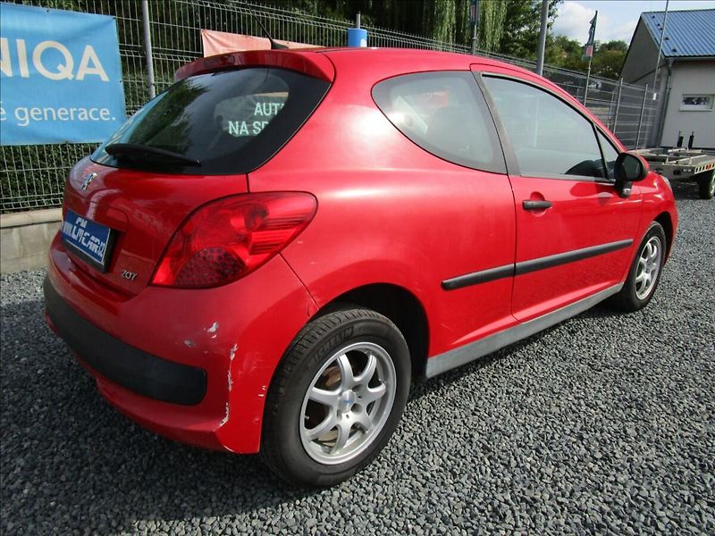 Peugeot 207 1.4i 54kW - fotka 4 z 35