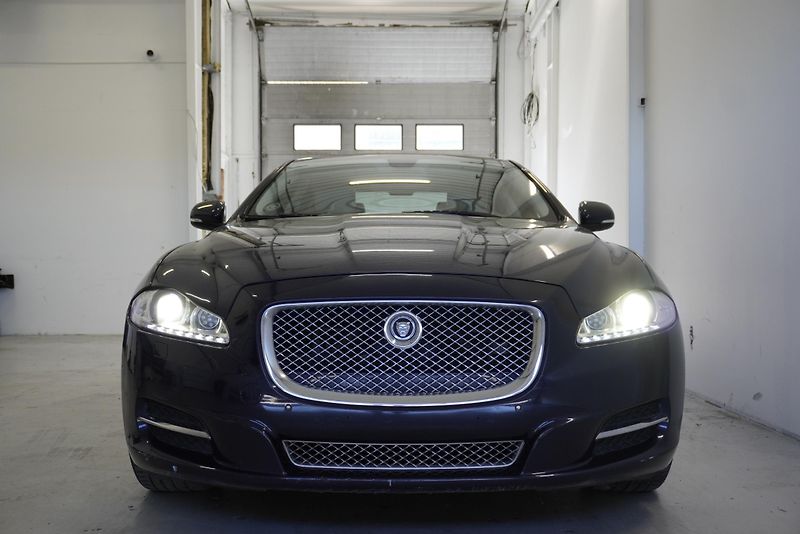 Jaguar XJ 5.0 V8 PREMIUM LUXURY - fotka 15 z 53