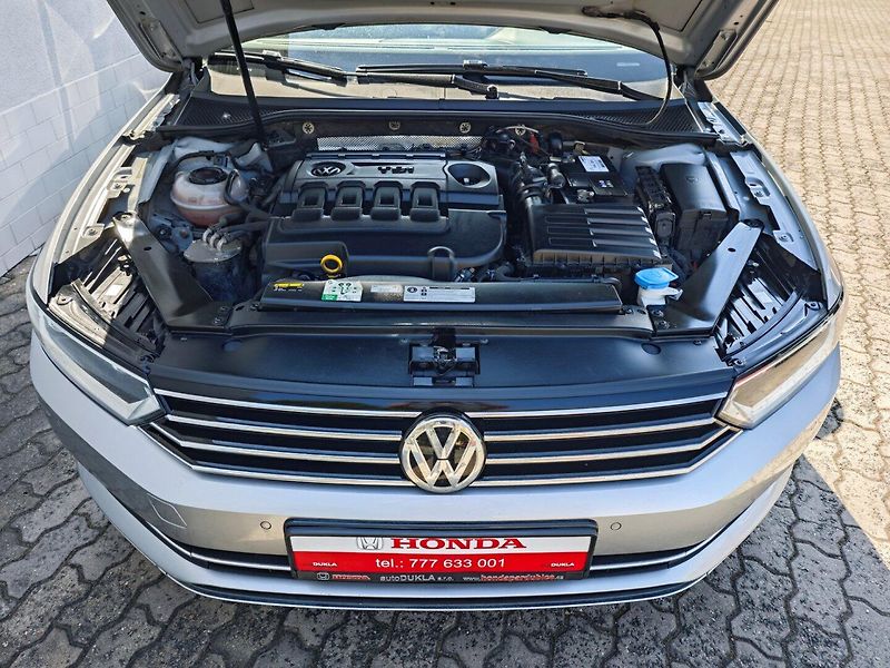 Volkswagen Passat (2017) 2.0 TDi Highline ACC Manuál - fotka 8 z 36