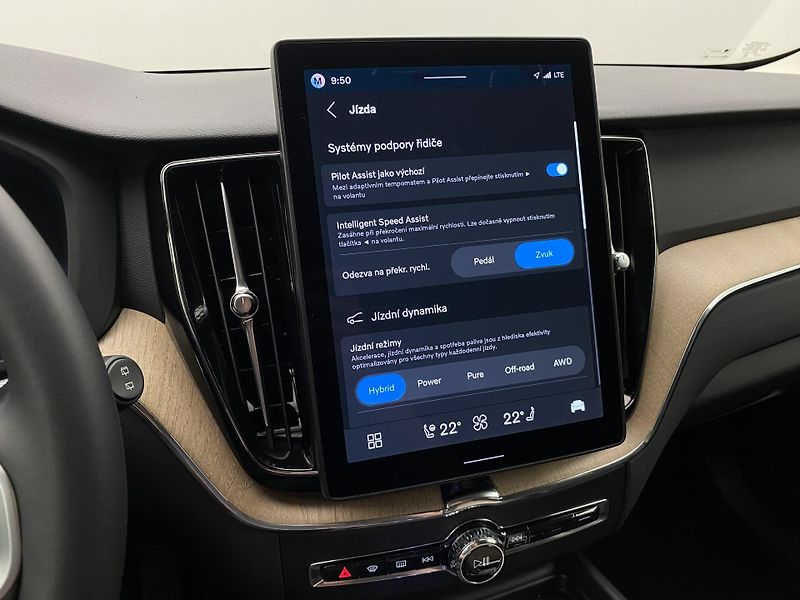 Volvo XC60 T6 AWD RECHARGE DARK PLUS CZ - fotka 48 z 62